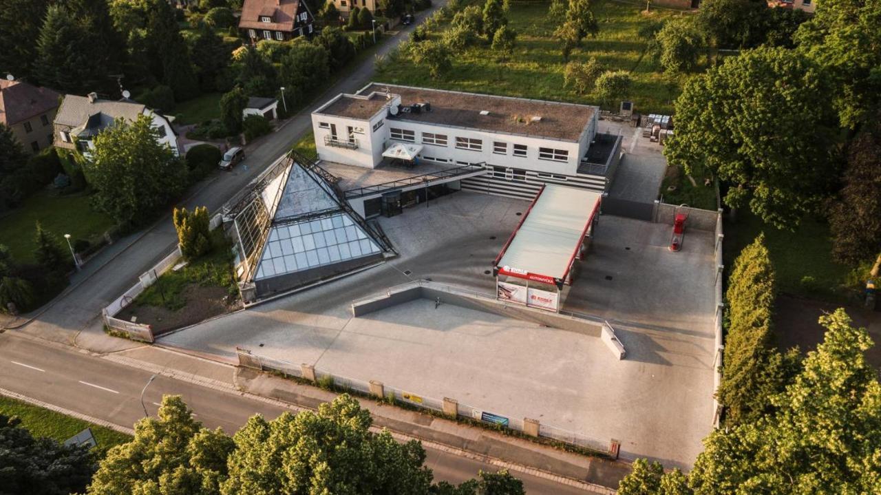 Pyramida Broumov Aparthotel Exterior photo
